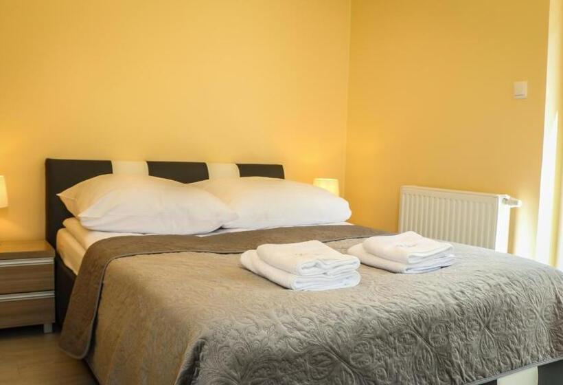 Апартаменты 2 Спальни, Osiedle Cesarskie Apartamenty   Parking   Apartamenty Bryza