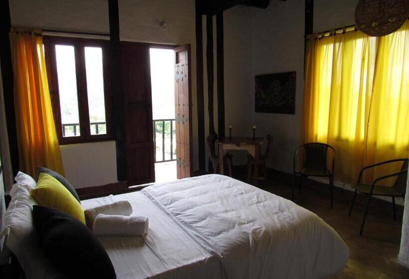标准间带阳台, Coffee Tree Boutique Hostel