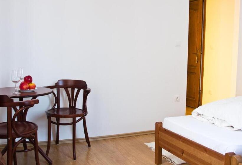 غرفة قياسية, Vadszőlő Vendégház