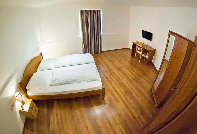 شقة غرفة واحدة, Vadszőlő Vendégház