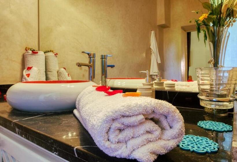 3 Bedroom Apartment, Villas 95 Appart Hôtel