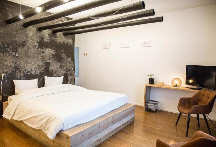 Quarto Estandar com Hidromassagem, Bnb Nest