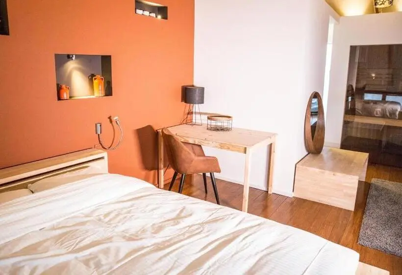 デラックスルーム, Bnb Nest