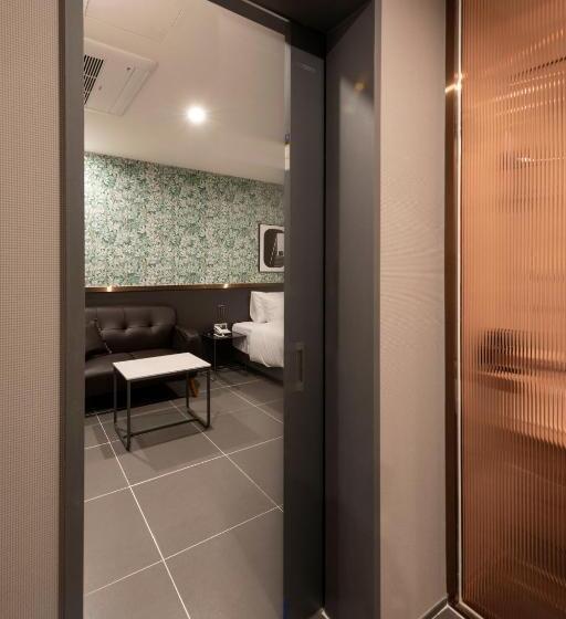 套房, Brown Dot Hotel Gupo