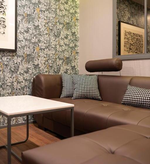 套房, Brown Dot Hotel Gupo