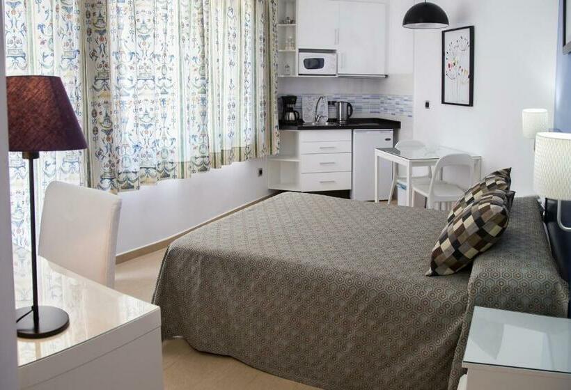 스탠다드 스튜디오, Apartamentos Ecuador Park