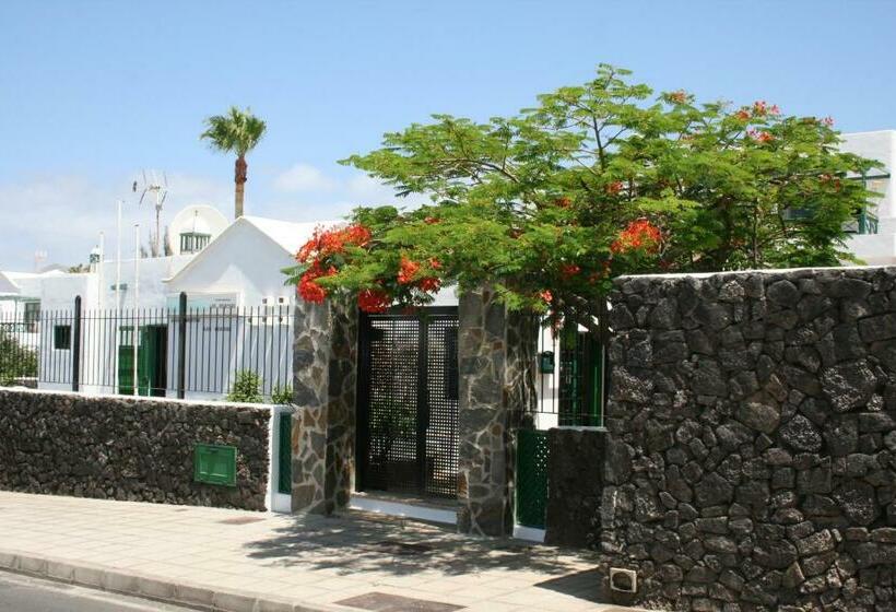 Апартаменты 1 Спальня, Apartamentos Las Acacias