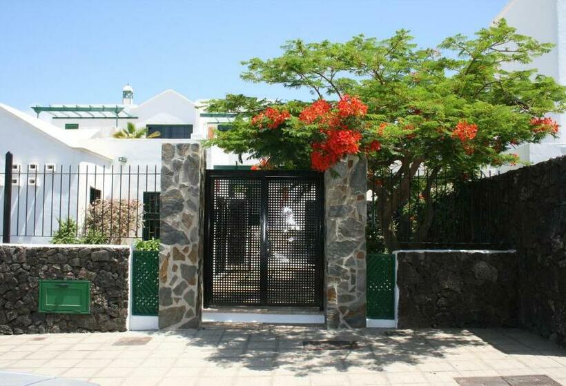 Апартаменты 1 Спальня, Apartamentos Las Acacias