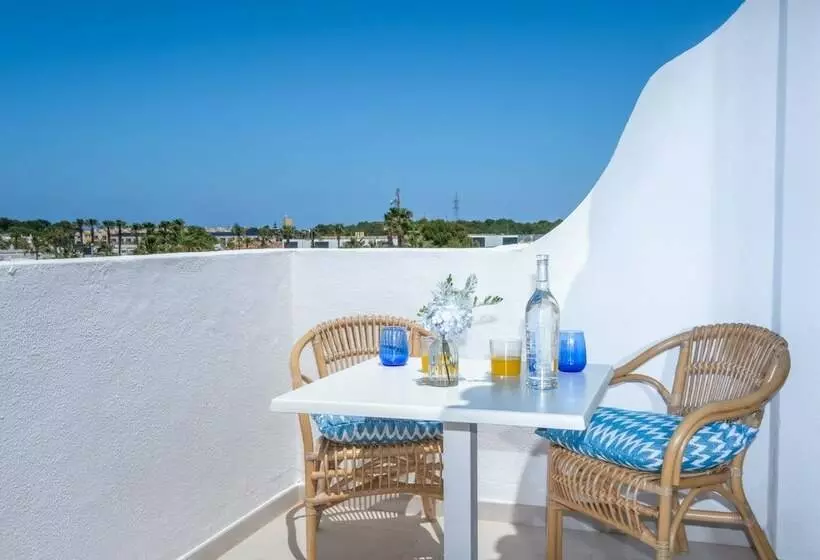 استودیوی استاندارد, Fergus Style Carema Beach