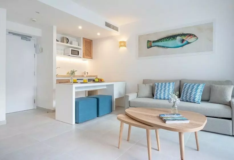 آپارتمان پرستیژ 1 خوابه, Fergus Style Carema Beach