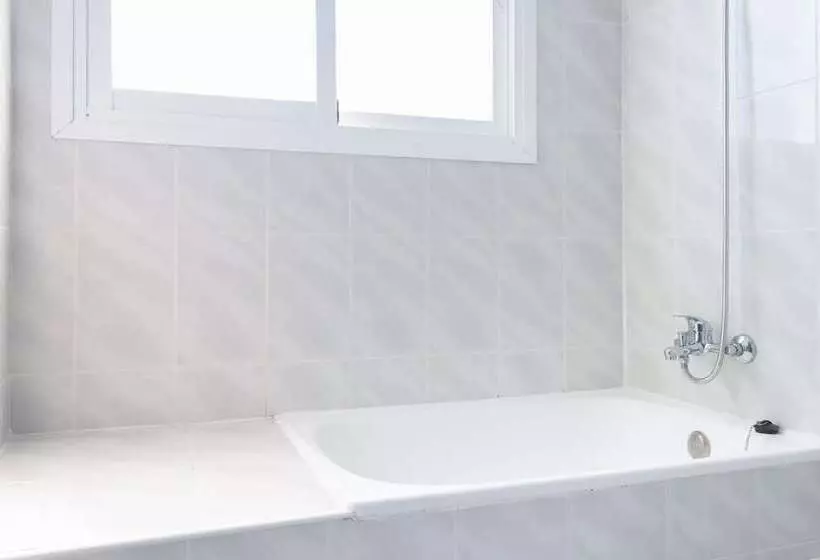 اتاق اکونومی, 4u Miranda - Adults Only