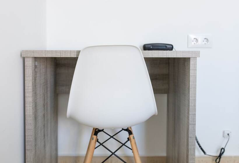 اتاق اکونومی, 4u Miranda - Adults Only