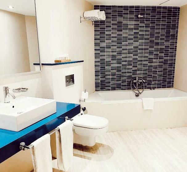 سوییت سوپریور با چشم‌انداز دریا, Agua Beach  Adults Only