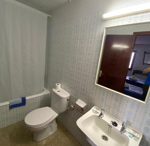 חדר אקונומי, Clipper Affiliated By Fergus Youth Recommended