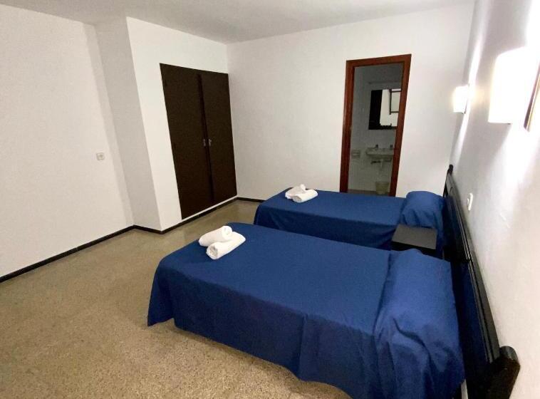 חדר אקונומי, Clipper Affiliated By Fergus Youth Recommended