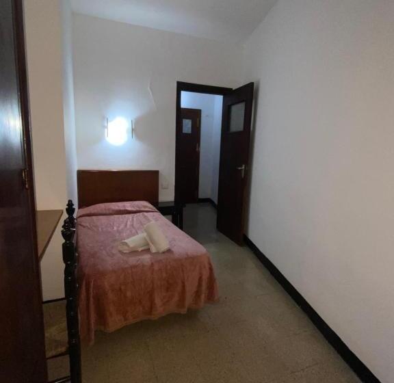 חדר סטנדרט יחיד, Clipper Affiliated By Fergus Youth Recommended