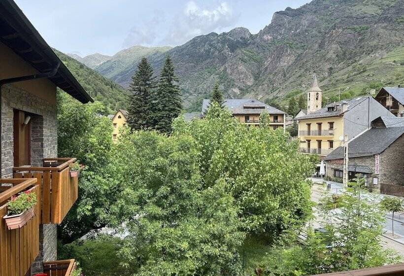 غرفة قياسية سرير مزدوج, Els Encantats