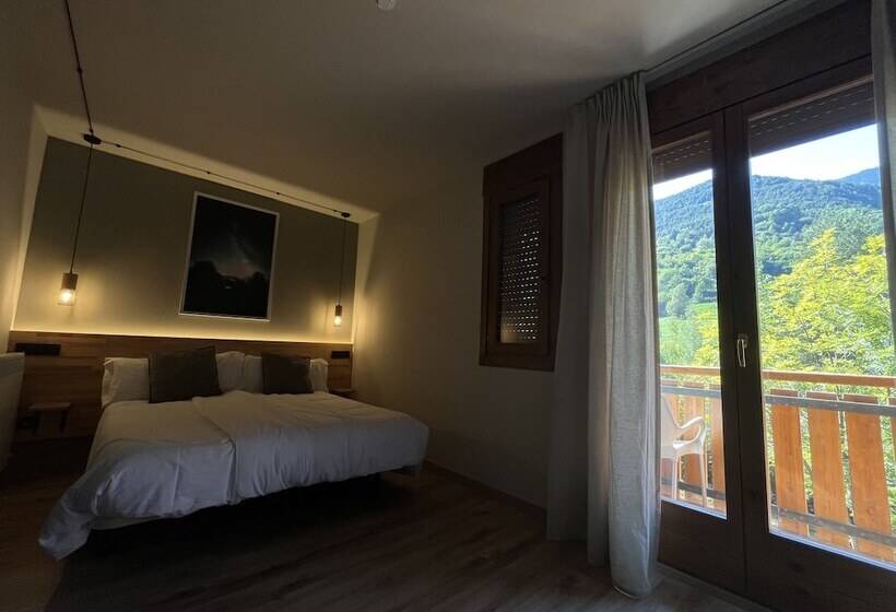 غرفة قياسية سرير مزدوج, Els Encantats