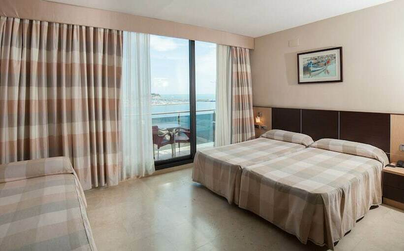 غرفة قياسية ثلاثية, Flamingo