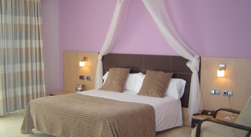 جناح جونيور, Flamingo