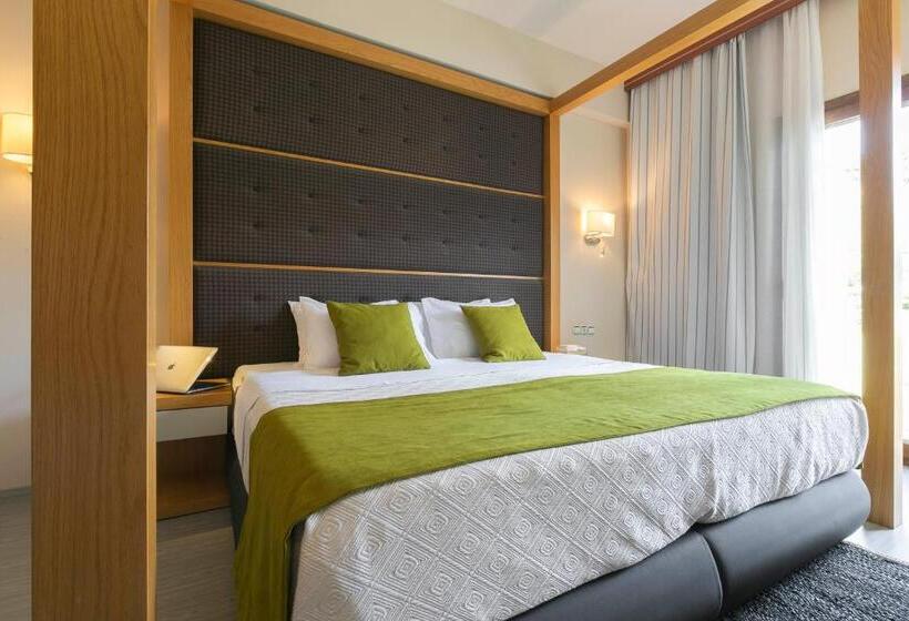 プールの見えるスーペリアルーム, La Piscine Art Hotel, Philian Hotels And Resorts