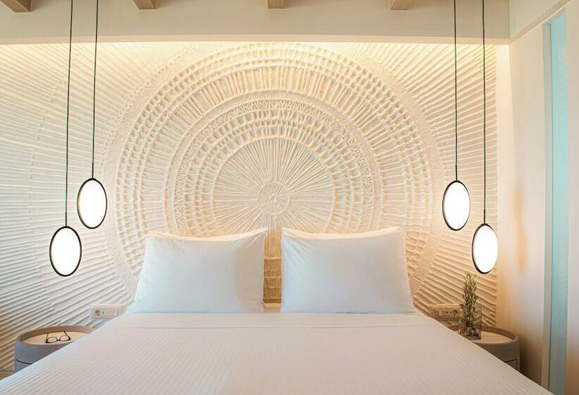 高级海景房, Mitsis Rinela