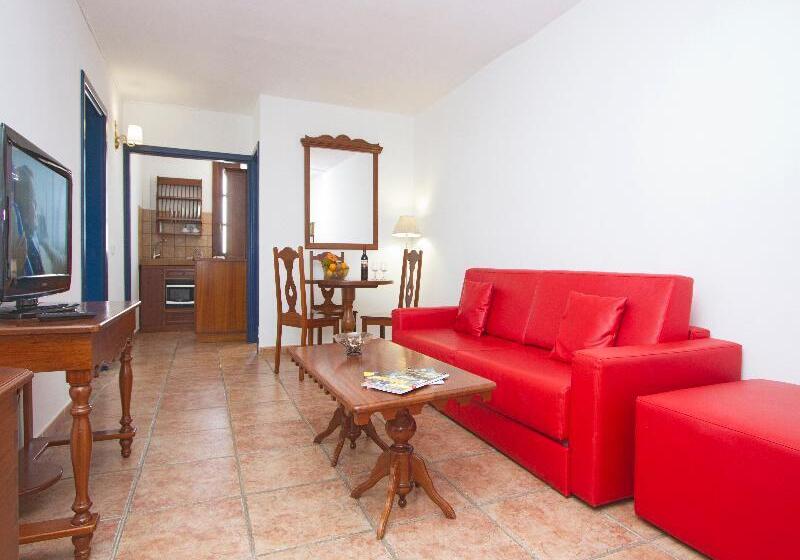 标准工作室, Nazaret Mansion