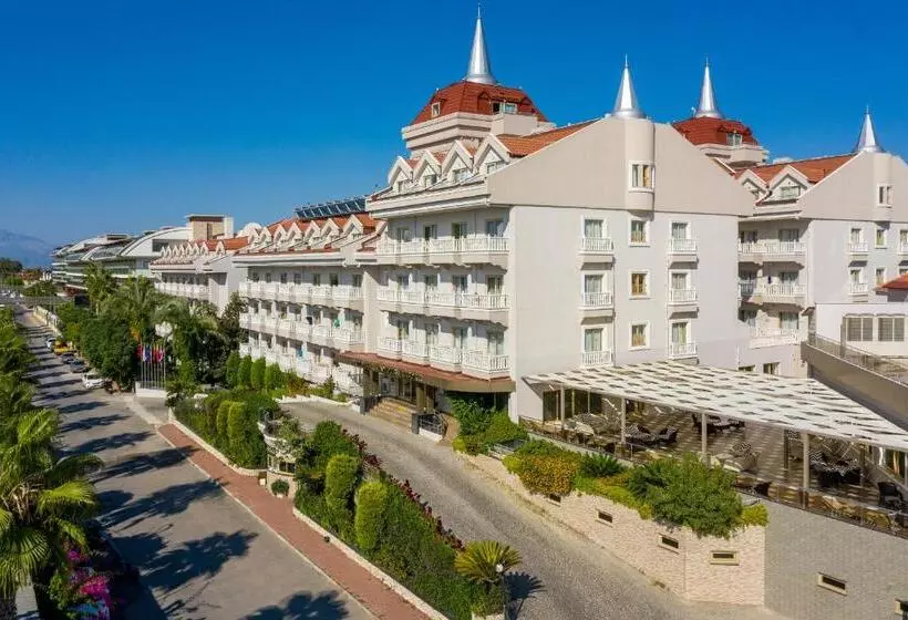 اتاق استاندارد سه نفره, Aydinbey Famous Resort - Ultra All Inclusive