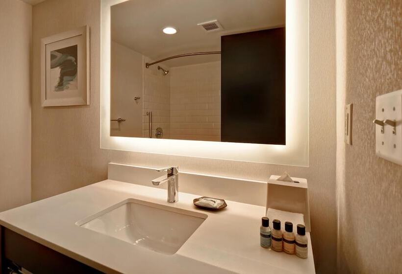 Номер Стандарт 2 Двуспальные Кровати, Four Points By Sheraton Boston Newton