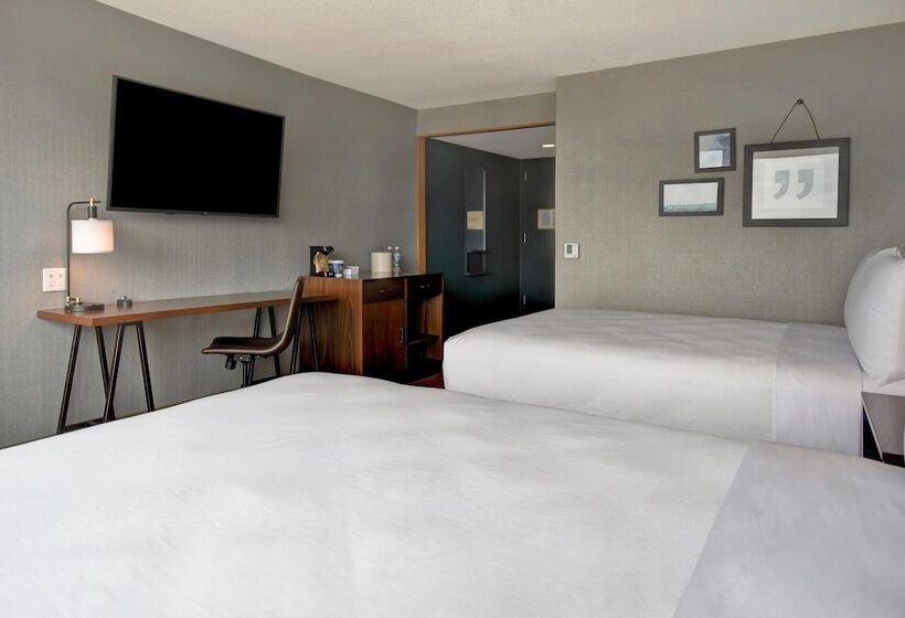 Номер Стандарт 2 Двуспальные Кровати, Four Points By Sheraton Boston Newton