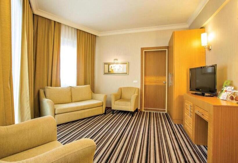 غرفة عائلية, Grand Cettia