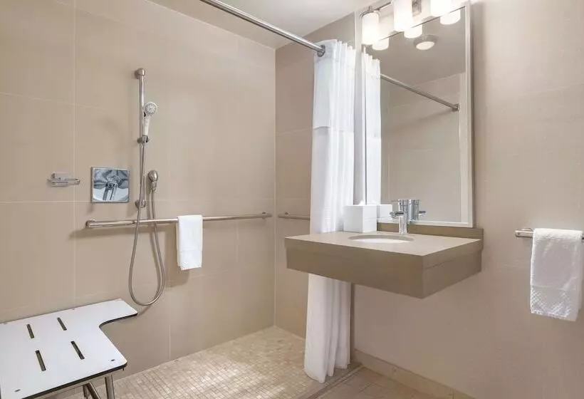 اتاق استاندارد برای معلولان, Hilton New York Times Square