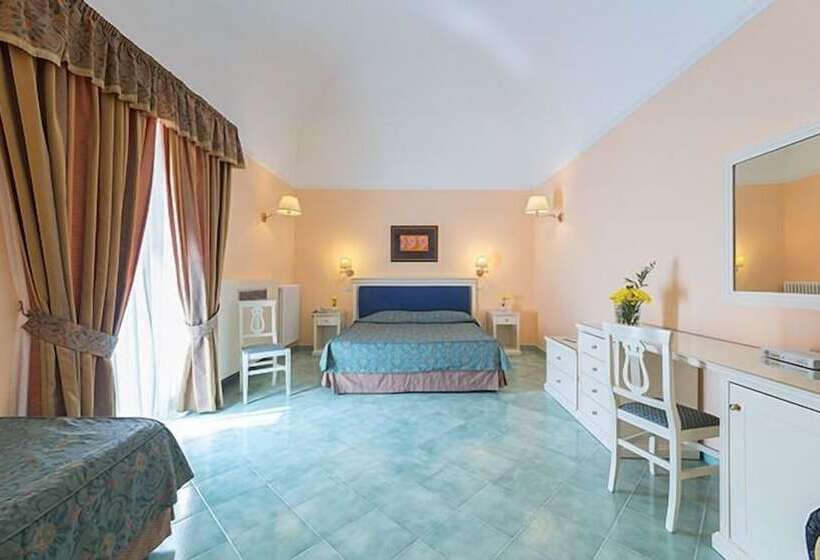 חדר קומפורט לשלושה, Jaccarino