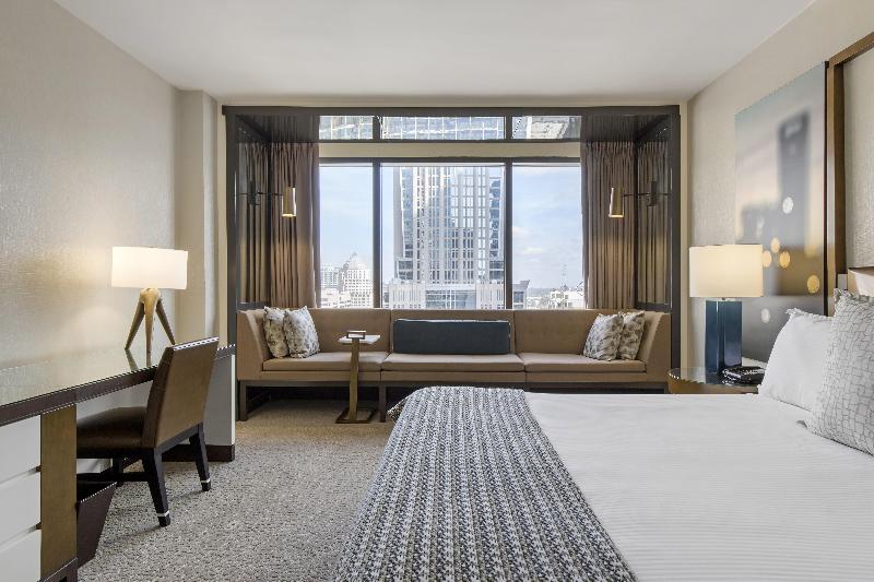 Номер Клуб Кровать Кинг, Omni Charlotte