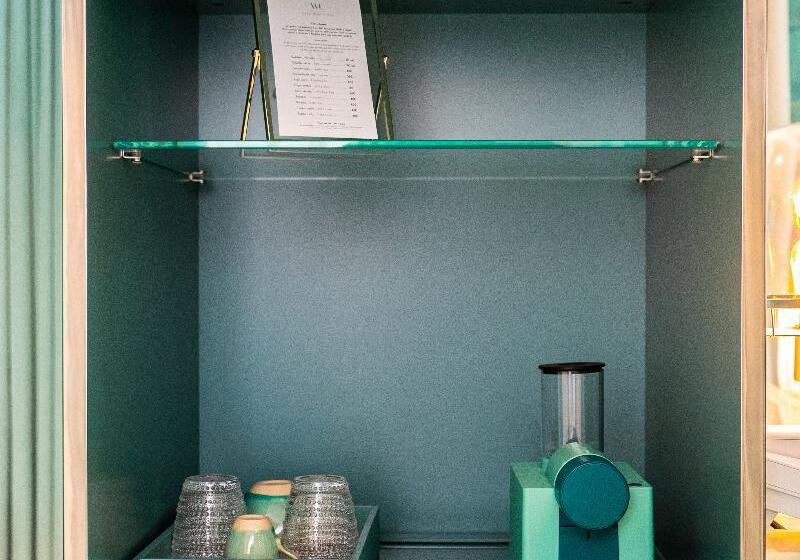 Номер Клуб, Omni Charlotte