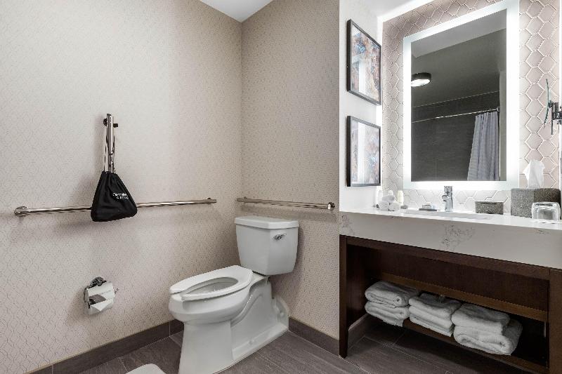 Номер Deluxe, Omni Charlotte