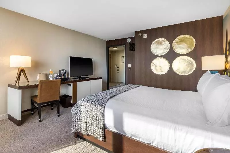 اتاق لوکس, Omni Charlotte