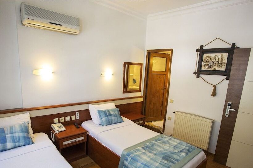 اتاق استاندارد سه نفره, Oscar Garden