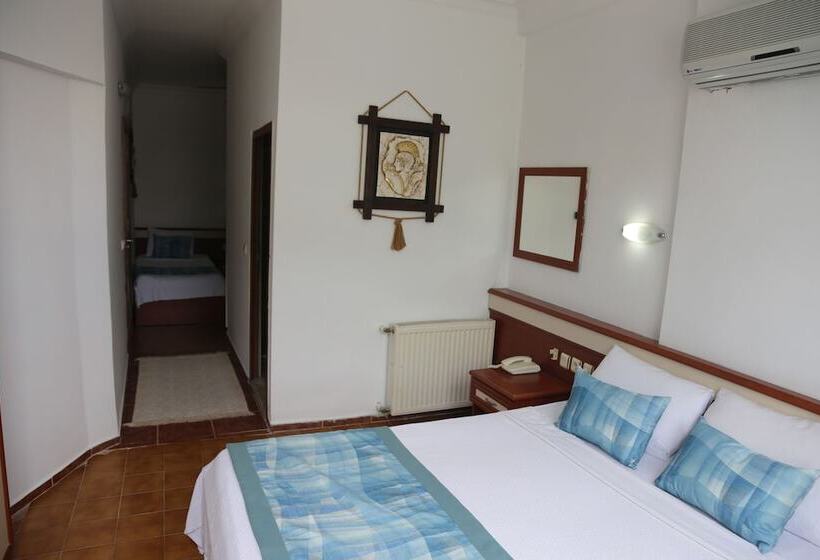 اتاق استاندارد سه نفره, Oscar Garden