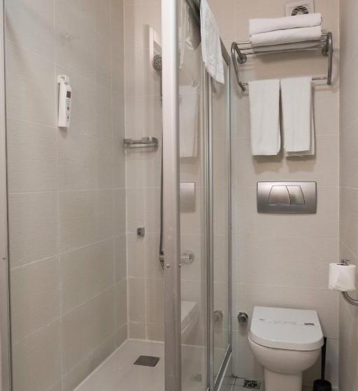 Habitación Triple Estándar, Sude Konak