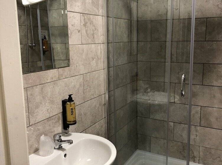 标准间, The Edgbaston Palace