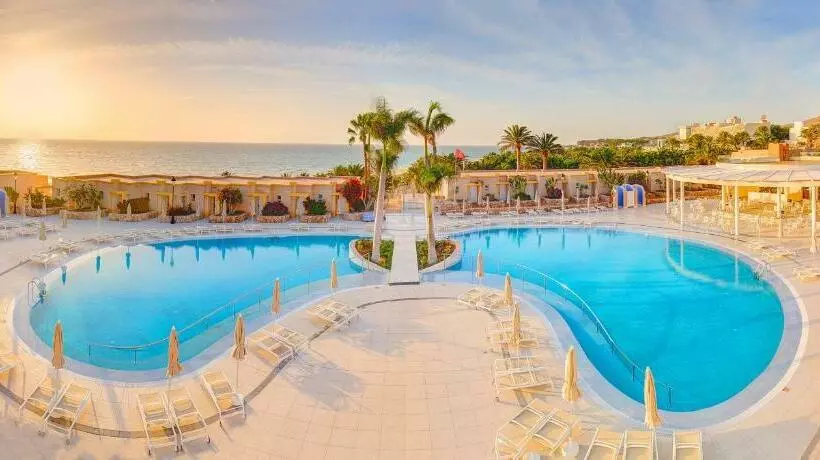 اتاق استاندارد سه نفره, Sbh Monica Beach Resort
