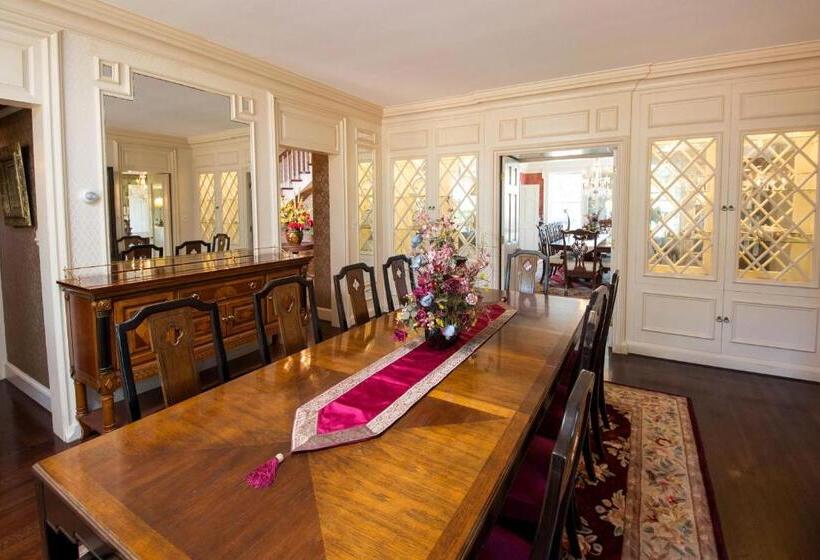 Номер Deluxe, Kingsbay Mansion And Vacation Rental Houses