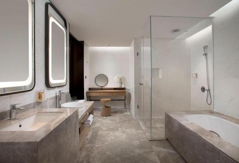 キングサイズベッドのスイートルーム, Holiday Inn Wuxi Central Station, An Ihg