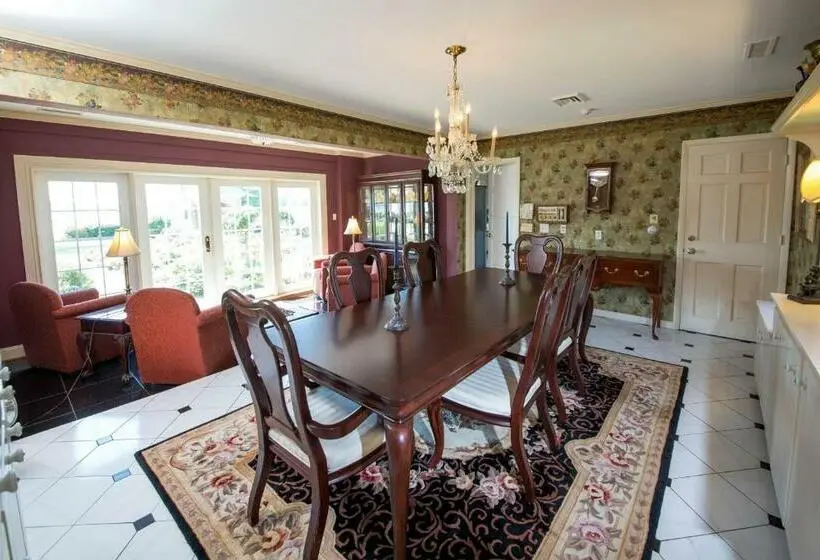 キングサイズベッドのデラックスルーム, Kingsbay Mansion And Vacation Rental Houses