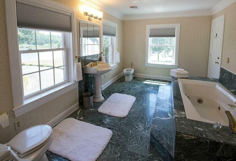 חדר דחוקס עם מיטת קינג, Kingsbay Mansion And Vacation Rental Houses