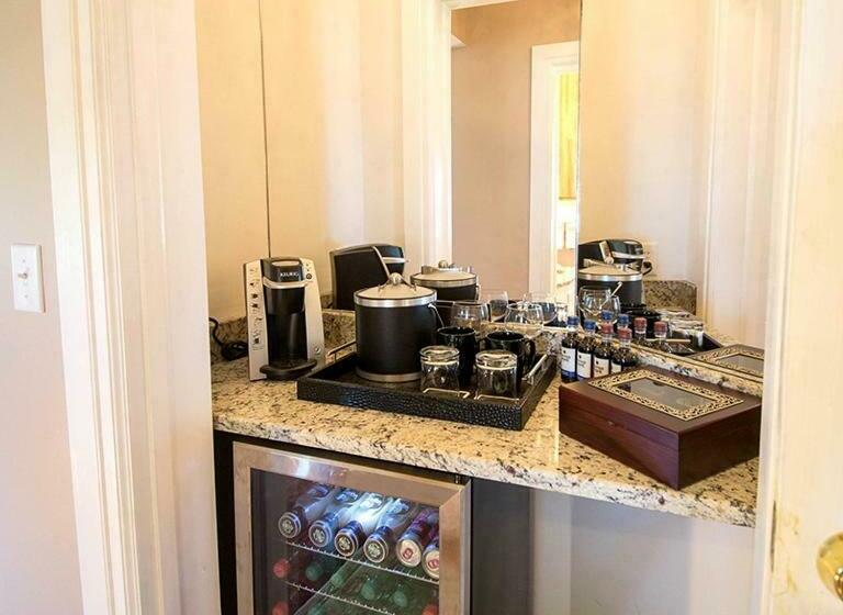 חדר דחוקס עם מיטת קינג, Kingsbay Mansion And Vacation Rental Houses