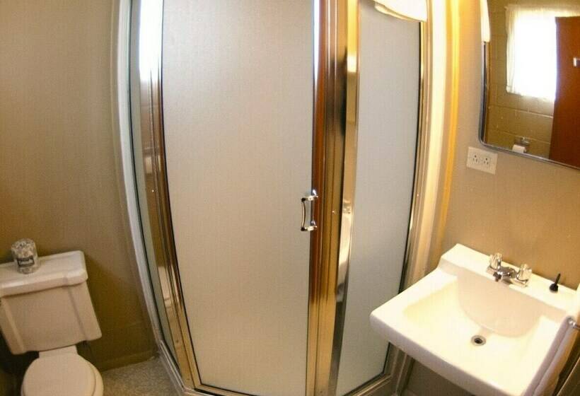 小室, Redwood Cabins