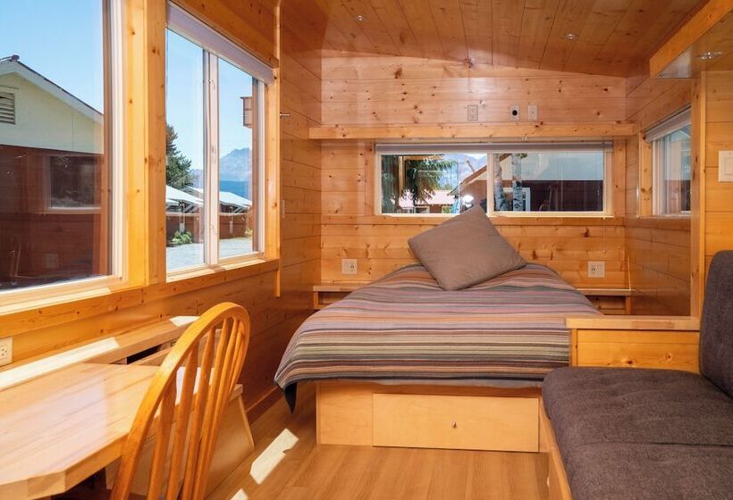 디럭스 코티지, Redwood Cabins