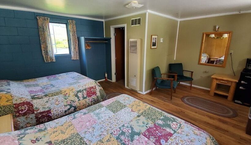 小室, Redwood Cabins